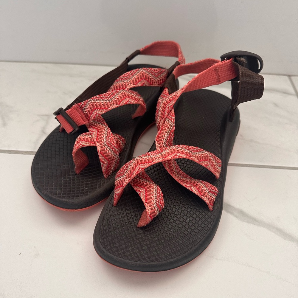 Chacos size 6